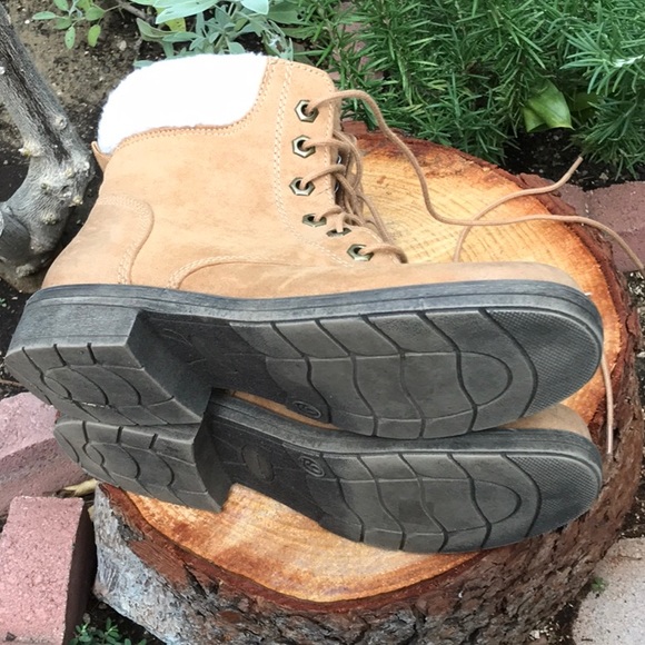 Boots - Picture 5 of 5